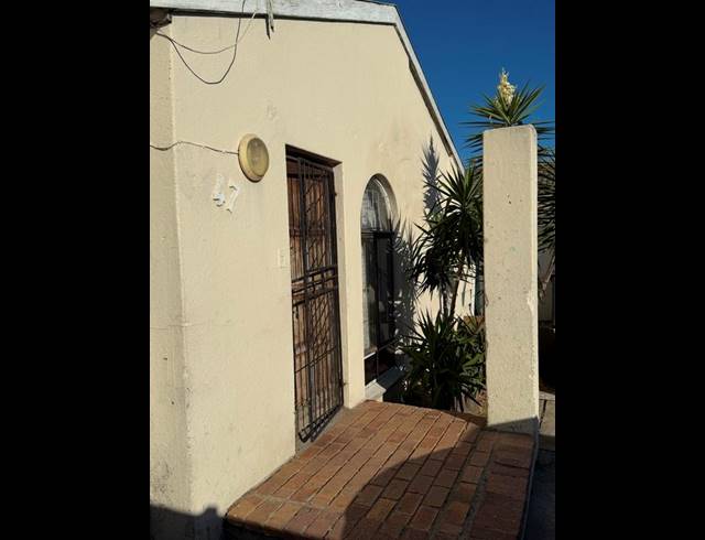 3 BEDROOM HOUSE FOR SALE IN SCOTTSDENE